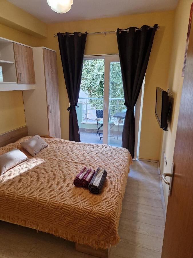 Apartments Ivano Клек Екстериор снимка