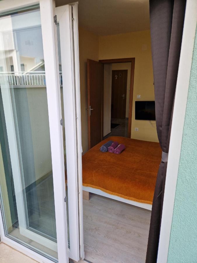Apartments Ivano Клек Екстериор снимка
