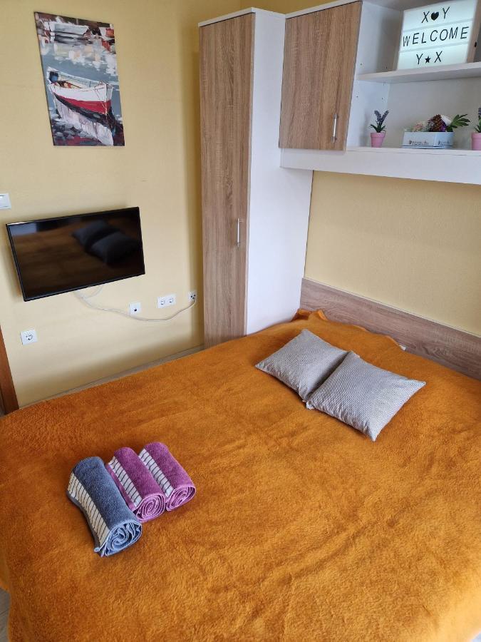 Apartments Ivano Клек Екстериор снимка