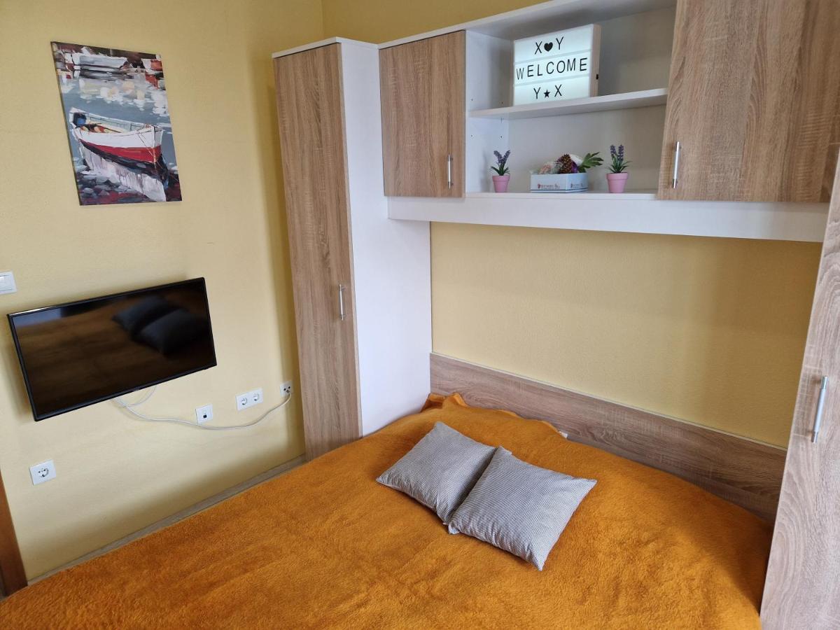 Apartments Ivano Клек Екстериор снимка