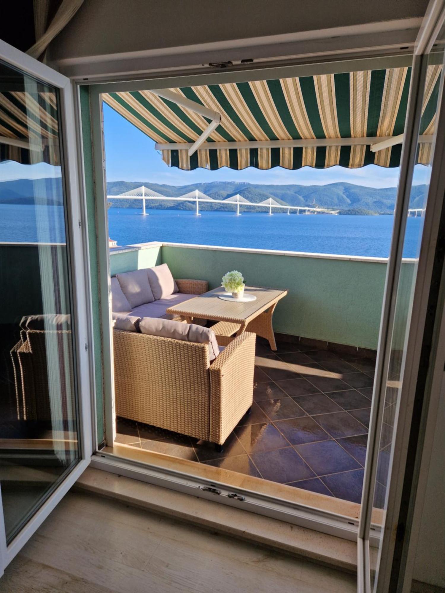 Apartments Ivano Клек Екстериор снимка