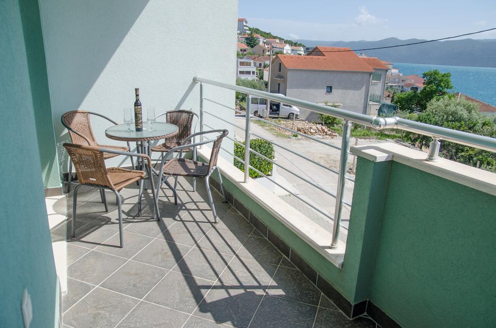 Apartments Ivano Клек Екстериор снимка