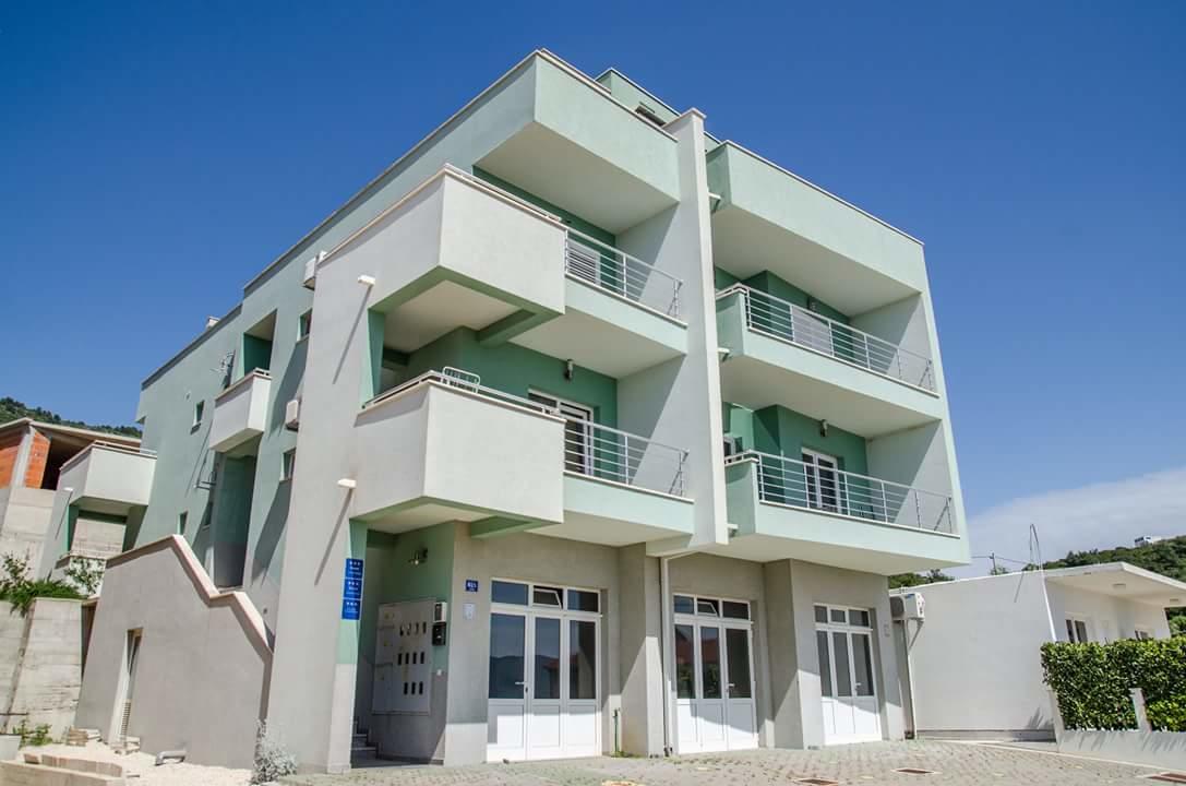 Apartments Ivano Клек Екстериор снимка